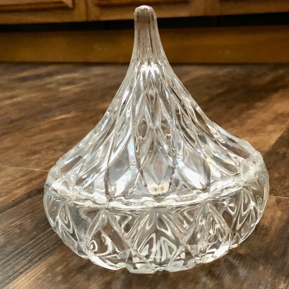 Vintage Hershey Kiss 1994 HFC Crystal Cut Glass Candy Dish & Lid Like New - Picture 6 of 6